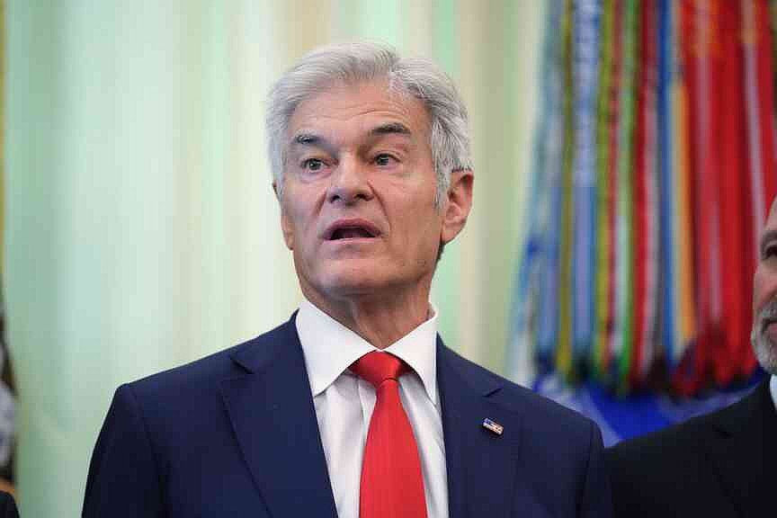 Trump lauds deal to lower drug costs