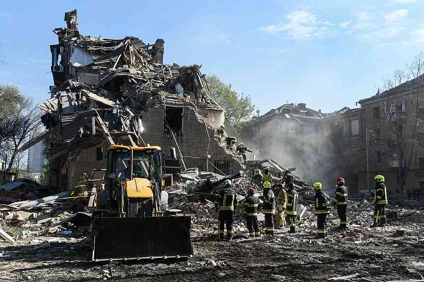 5 killed in Russian strikes on Ukrainian city