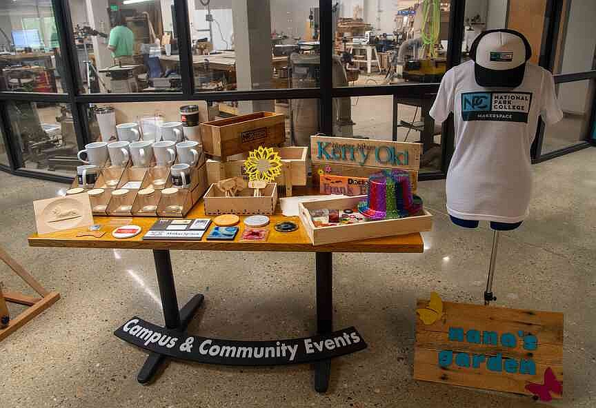 Maker's Mark ディスプレイ台 非売品 WATCH | National Park College Makerspace gives community hands-on