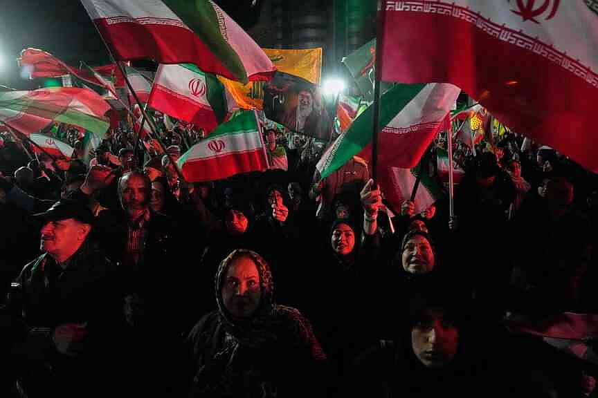 Iran offers to reopen passage if US lifts blockade, ends war