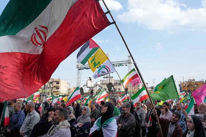 Iranian currency plummets amid US blockade