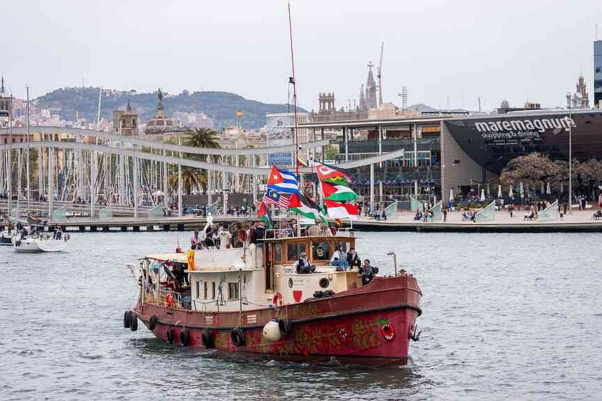 Israeli forces intercept Gaza aid flotilla