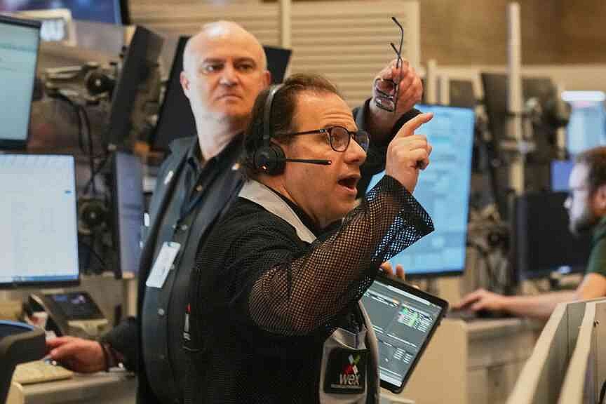 Stock market sags after escalations in Middle East