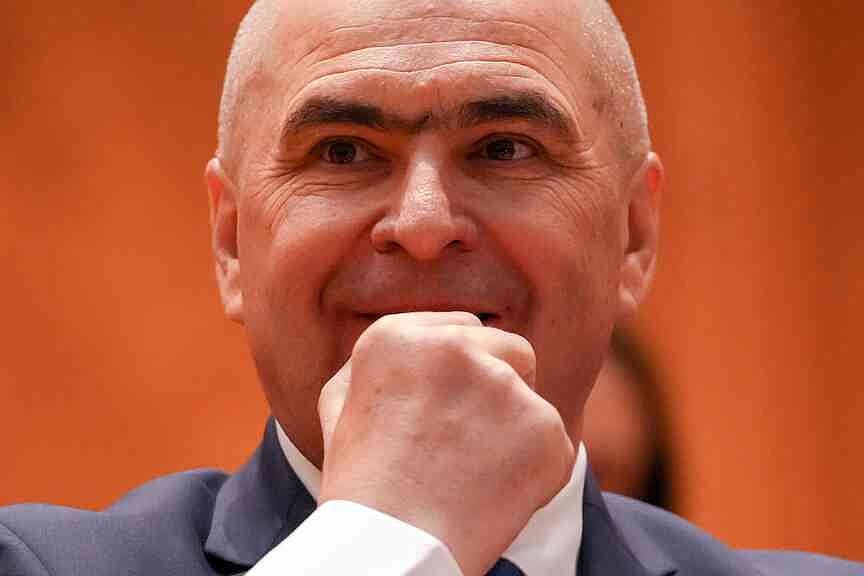 Romanian lawmakers vote against premier