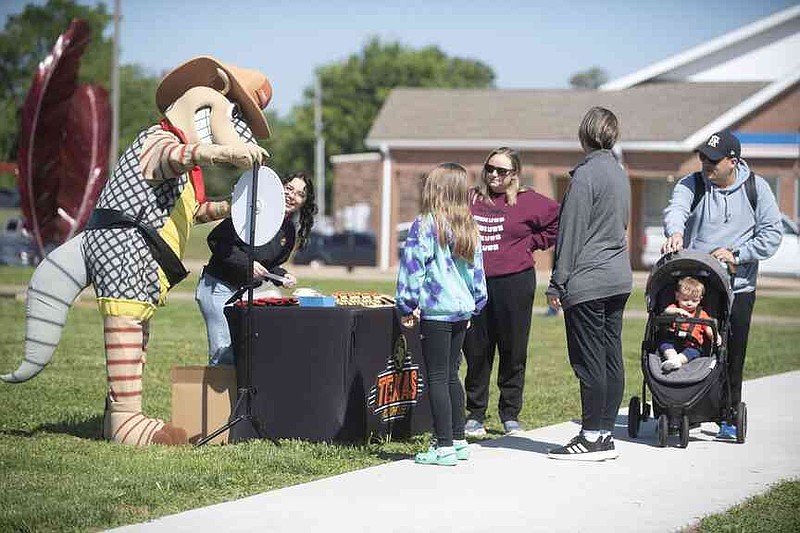 Farmington library director hopes outdoor space provides a space of ...