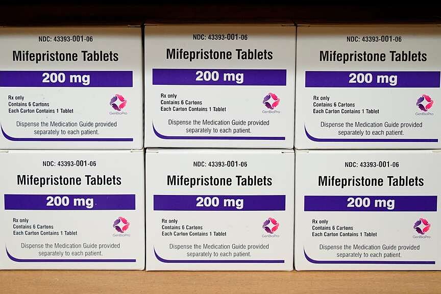Court briefly extends access to abortion pill