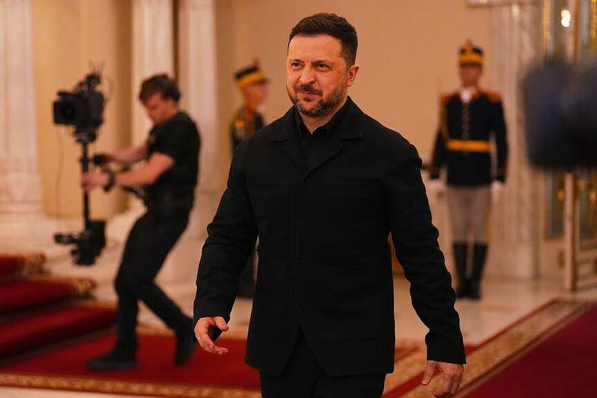 800 drones strike across Ukraine in barrage