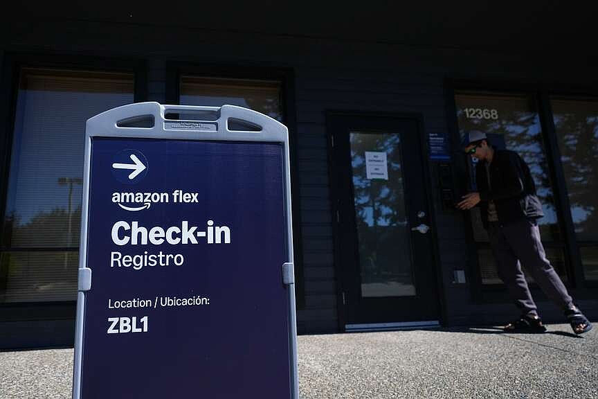 Amazon offers 30-minute deliveries for extra fee