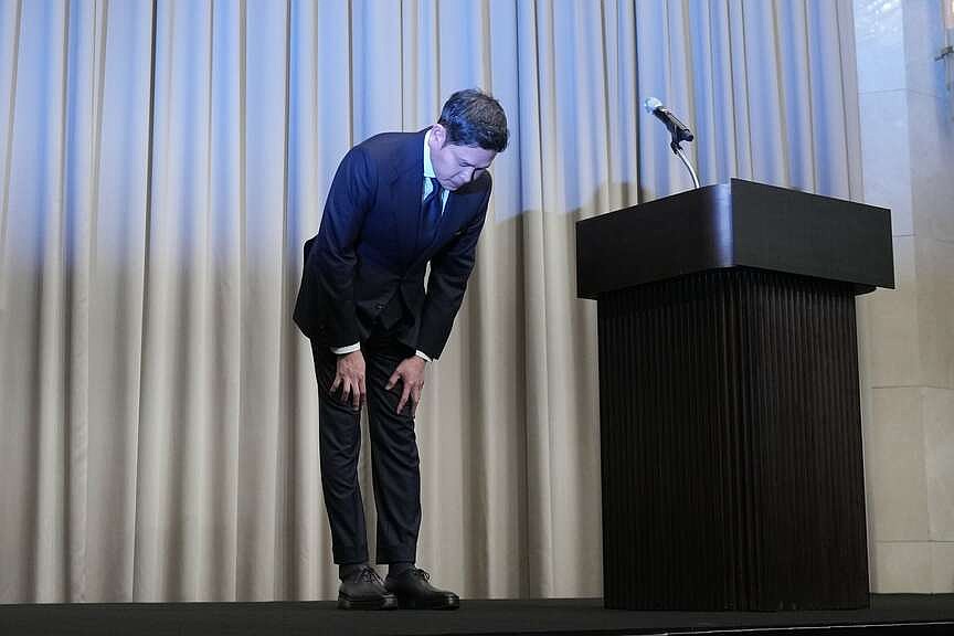 arkansasonline.com - KIM TONG-HYUNG The Associated Press - S. Korean retail mogul apologizes | Arkansas Democrat Gazette