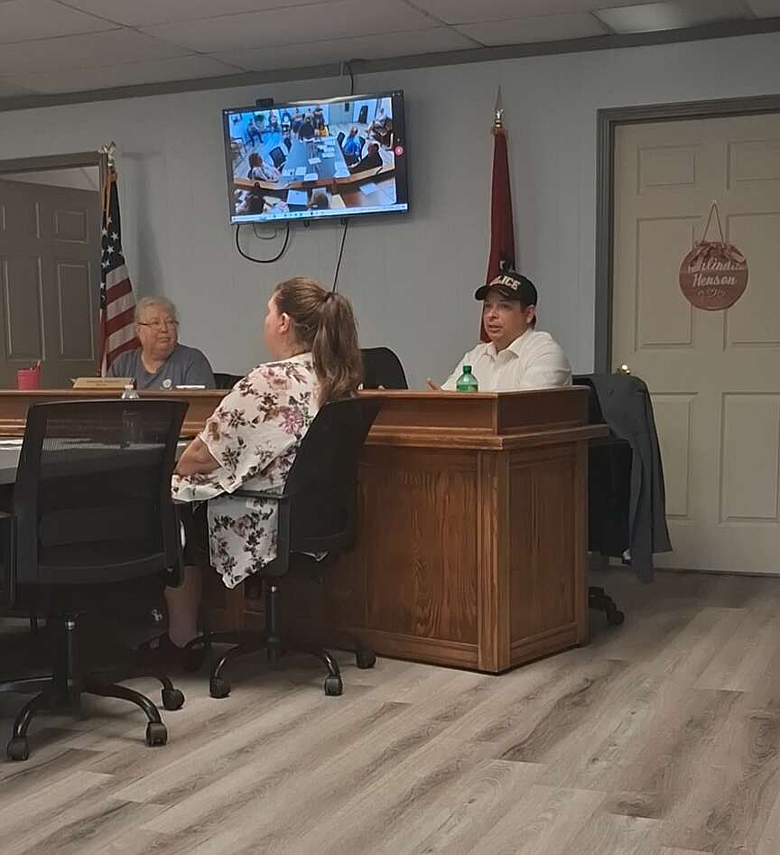 Chief attempts to assuage Mountain Pine residents’ police shortage worries
