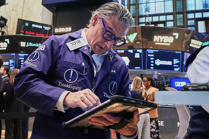 Tech stocks lead market recovery after steep losses