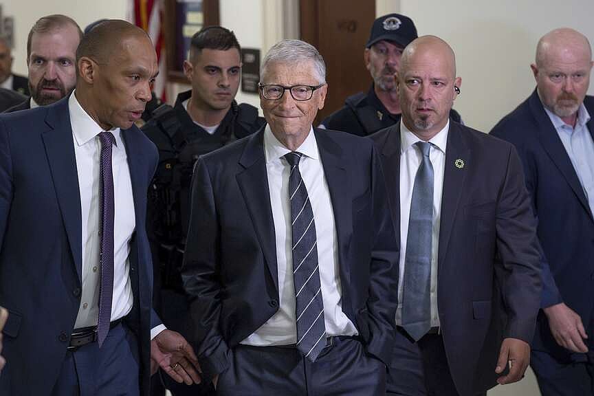 Gates testifies on Epstein relations