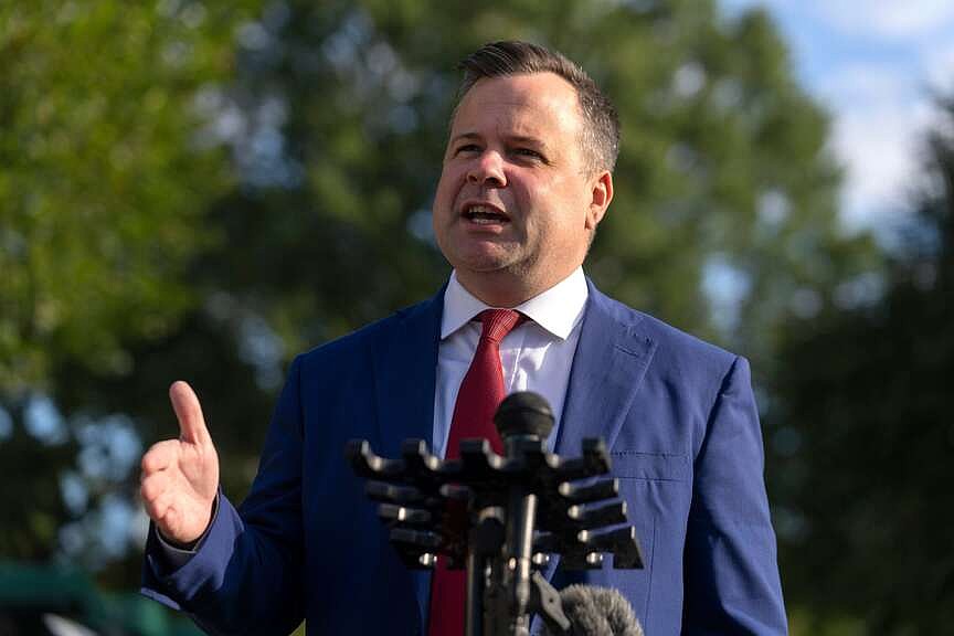 Trump stands by Pulte amid risk of law’s lapse