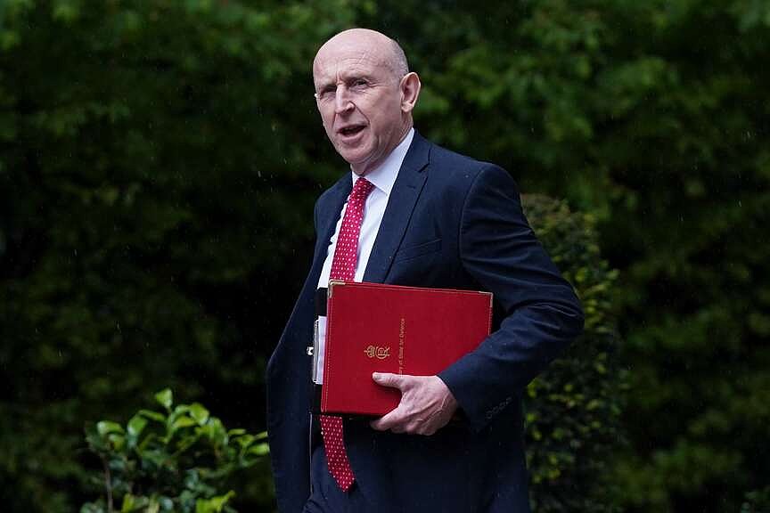 Two UK defense officials resign