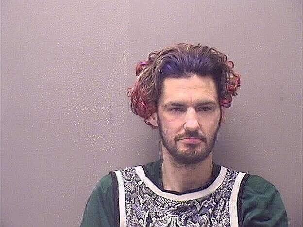 Man found sleeping behind gas station dumpster arrested on drug charges