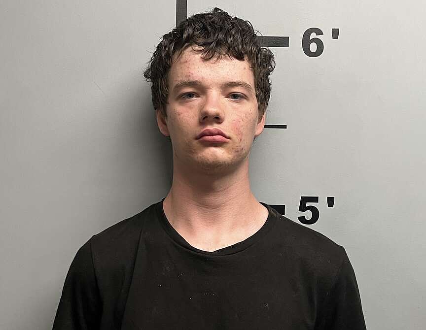 Bentonville man accused setting fire to park restroom