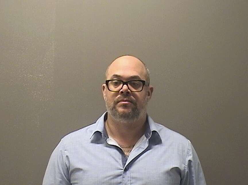 Washington man arrested after allegedly firing gun at local bar
