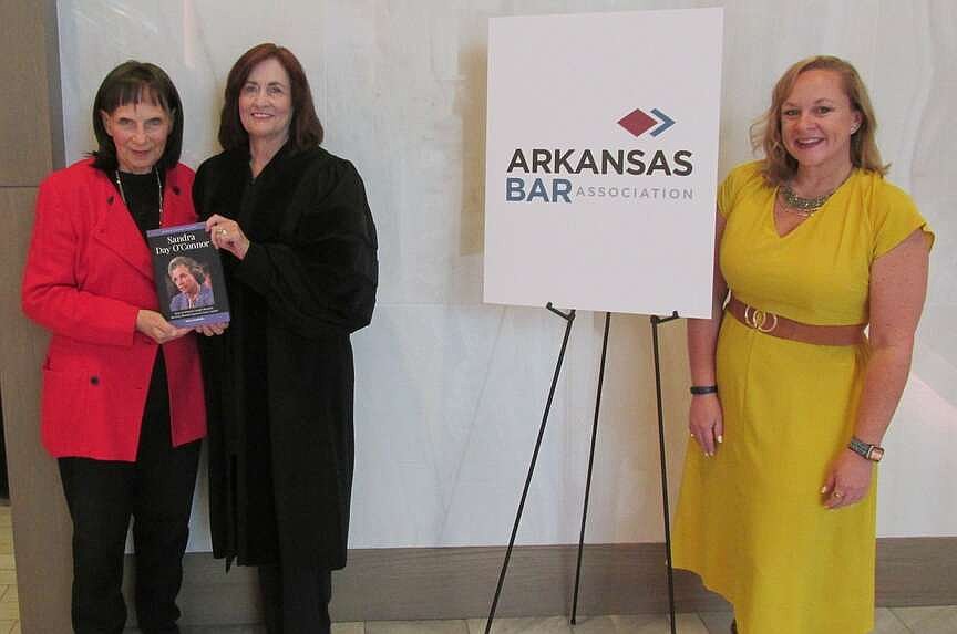 Arkansas Chief Justice receives O’Connor biography by Hot Springs Village author