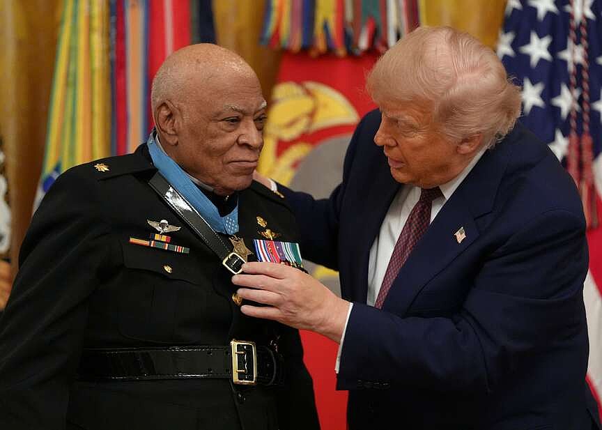 President bestows medal on 3 veterans