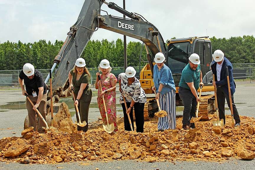 Garland County Library trustees hold groundbreaking for new northern branch