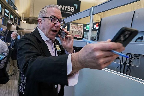 Market mixed as oil prices ease, tech stocks sink | Northwest Arkansas Democrat-Gazette