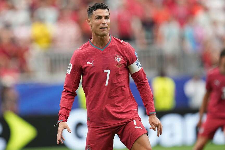 Ronaldo answers in Portugal’s rout