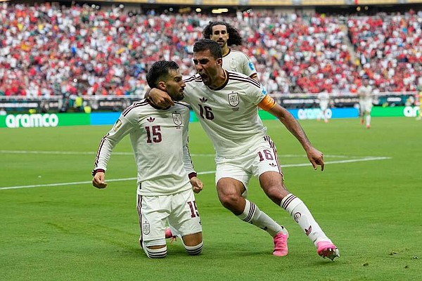 Spain wins after keeper's miscue | Arkansas Democrat Gazette