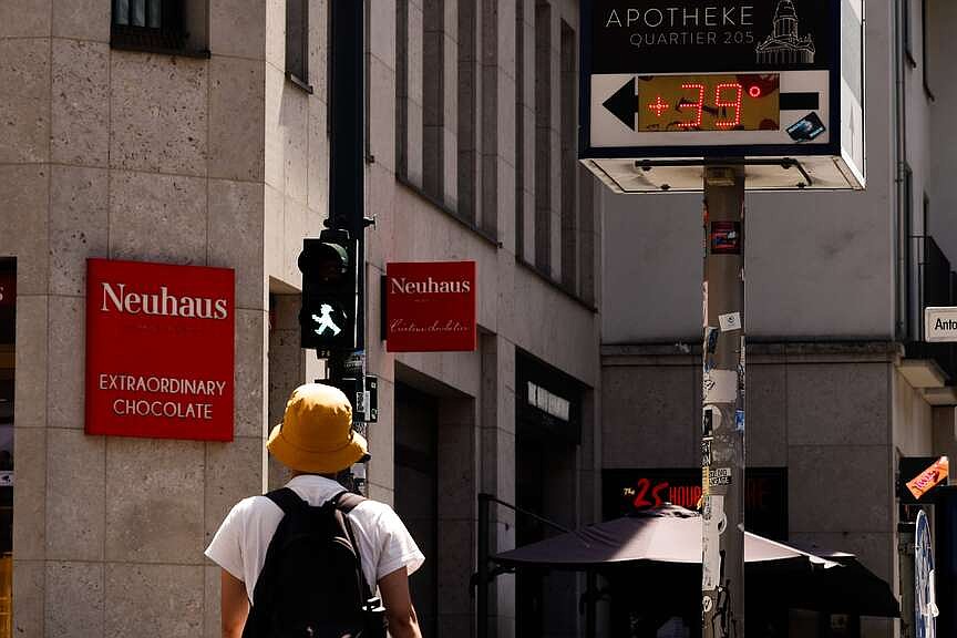 Europeans endure heat wave