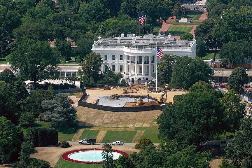 arkansasonline.com - DAN DIAMOND AND DAN LAMOTHE THE WASHINGTON POST - Trump begins construction of White House helipad | Arkansas Democrat Gazette