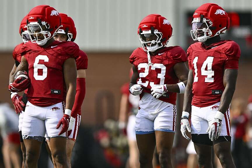 Razorbacks bring in 21 new DBs for ’26