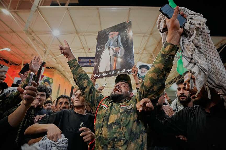 US targets Iran sites in new bout of strikes