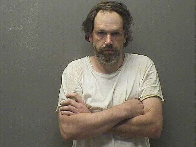 Cabot man arrested after alleged burglary, fleeing from deputies