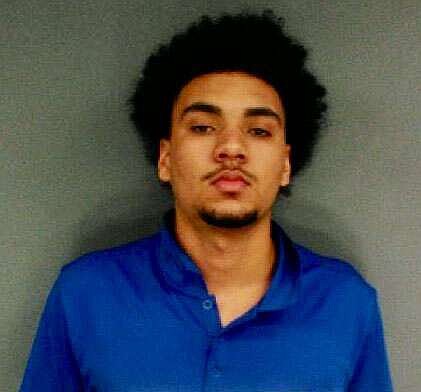 Van Buren man arrested on accusations of robbing pair in Fort Smith while armed with handgun