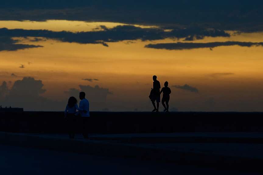 4 US lawmakers criticize Cuba embargo