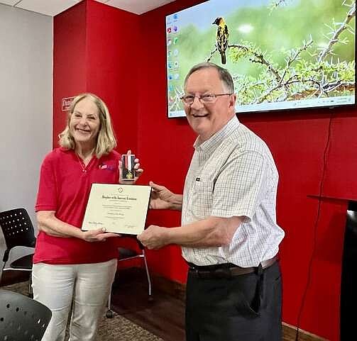 Daughters of the American Revolution honors Friends of the Parks for conservation efforts