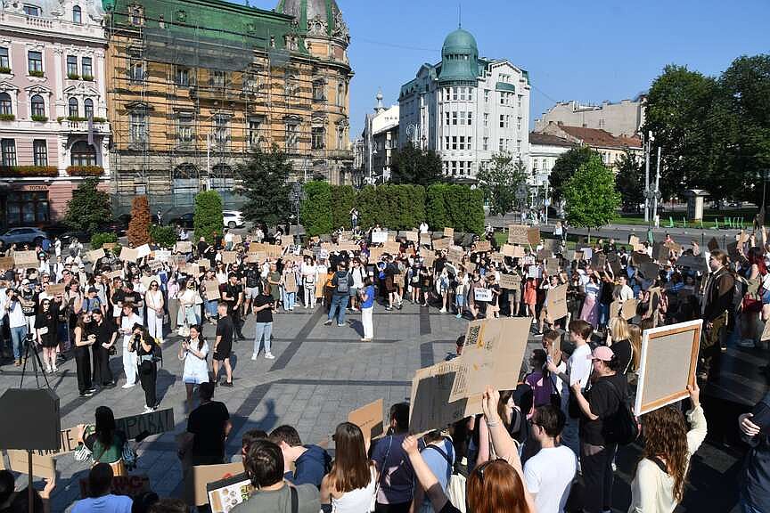 Minister ouster draws protests