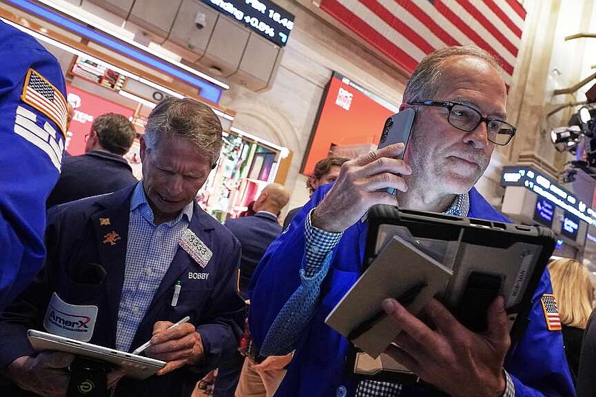arkansasonline.com - STAN CHOE The Associated Press - AI sell-off yanks stock markets down | Arkansas Democrat Gazette