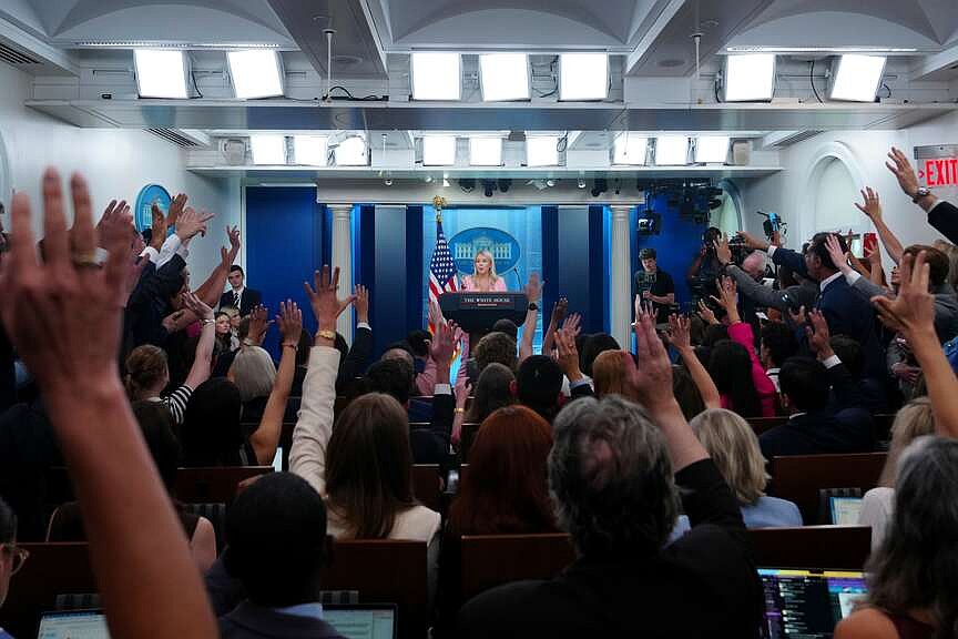 US to slash duration of foreign journalist visas