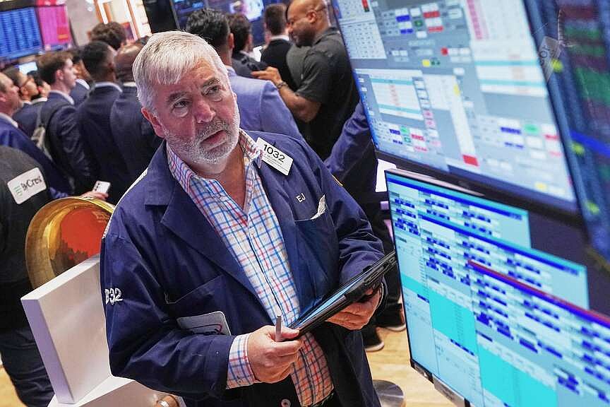 Wall Street drifts to quiet finish as AI holds steady