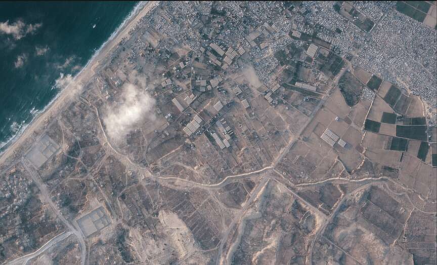 Barrier dividing Gaza underway