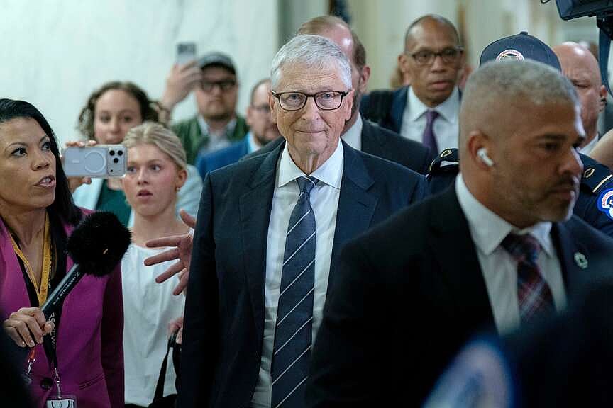 Review: Gates and staff met Epstein 30 times