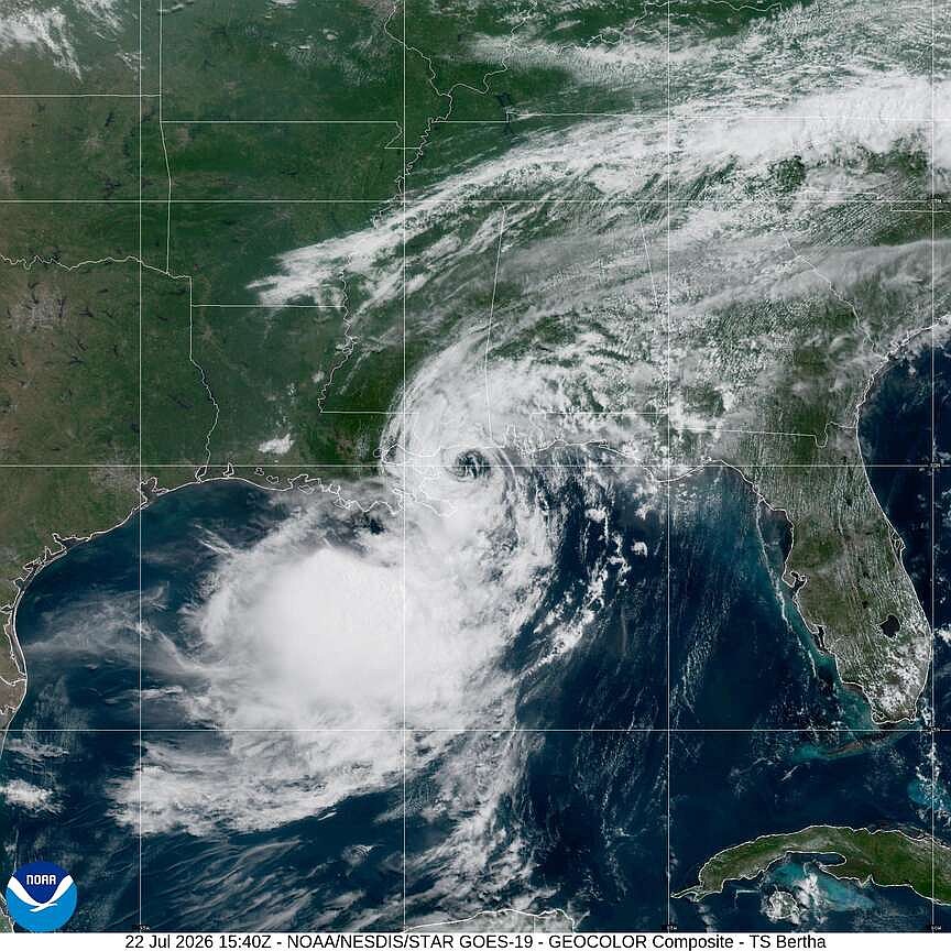Tropical storm makes landfall in Louisiana