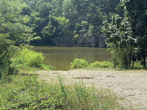 People dead after vehicle goes into Booneville Lake late Thursday, Sebastian County officials say | Northwest Arkansas Democrat-Gazette