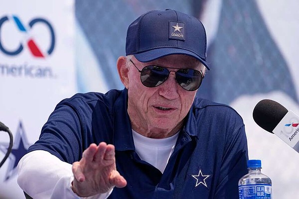 Jones, Cowboys arrive without off-field distractions | Arkansas Democrat Gazette
