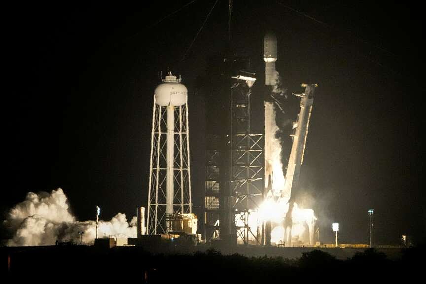 SpaceX Falcon 9 Rocket Stage Slams Into Moon and Creates New Crater
