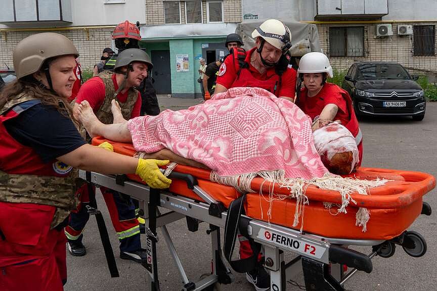 Ukraine, Russia exchange strikes