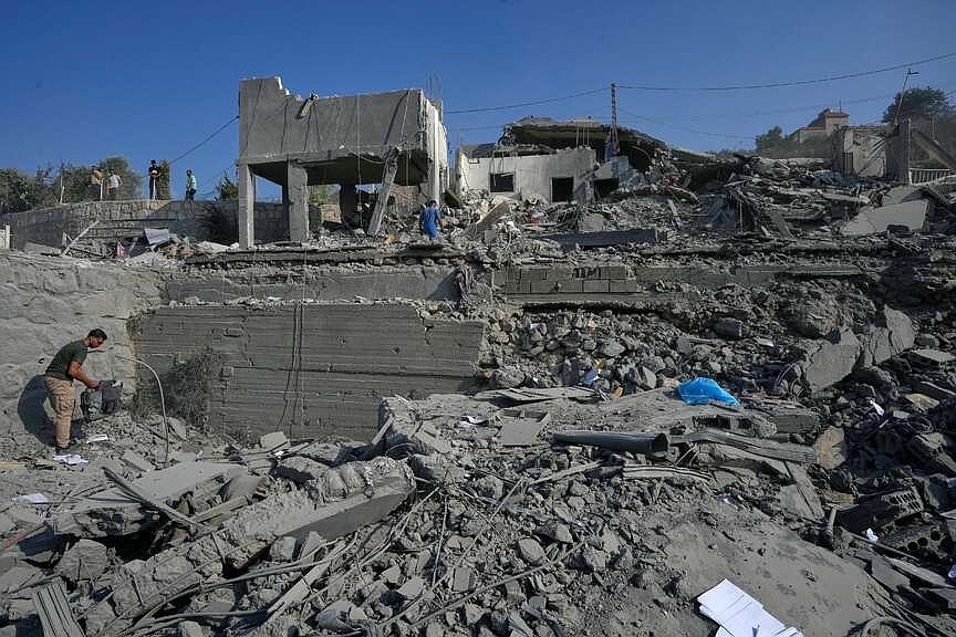 Israeli strikes kill 11 in Lebanon
