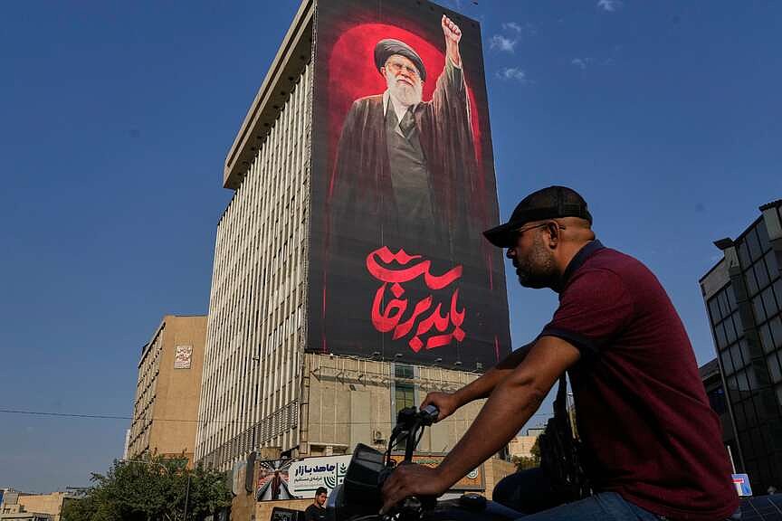 3 Iranian pilots held in Qatar, Tehran says