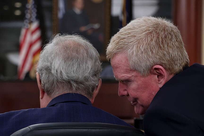 arkansasonline.com - JEFFREY COLLINS The Associated Press - Judge moves Murdaugh's murder retrial | Arkansas Democrat Gazette