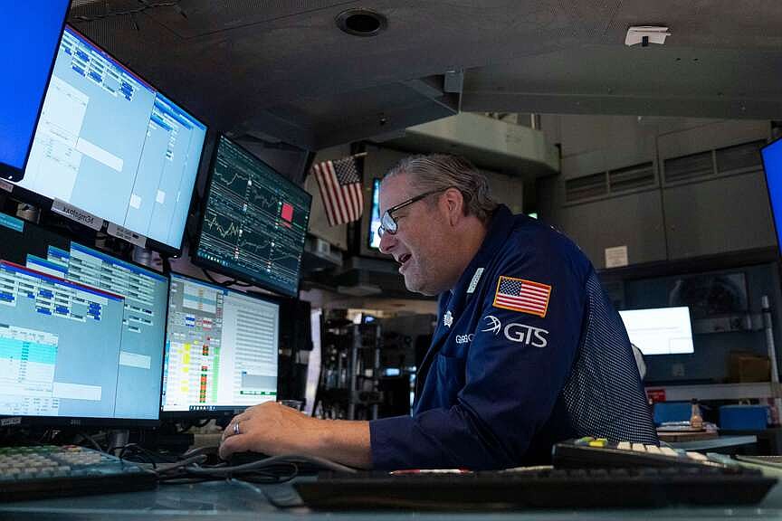 Stocks halt slide as Treasury works to ease pressure